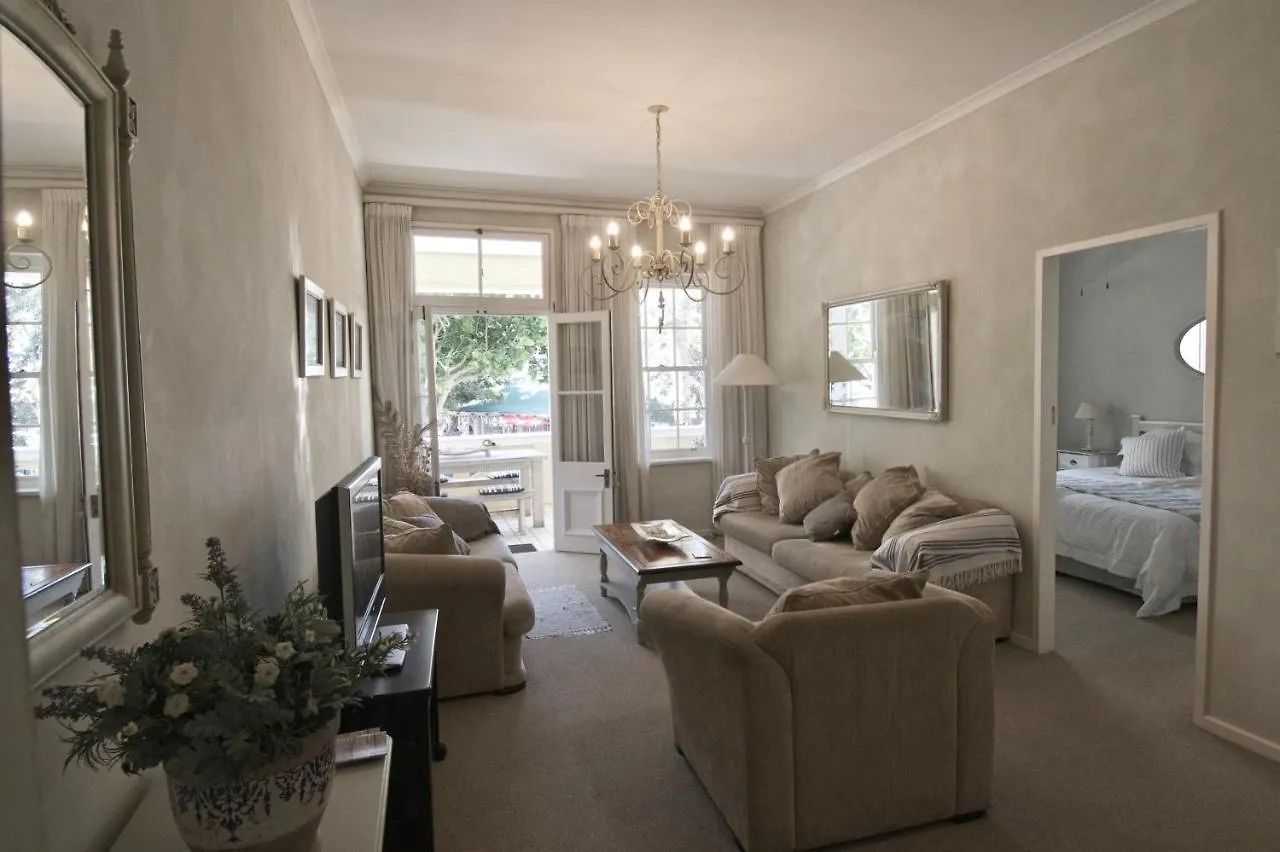 アパートホテル On The Square Luxury Apartment Simonʼs Town